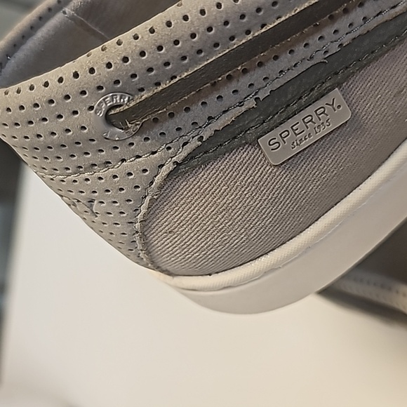 Sperry  Women's Starfish Grey Pin Perforated Boat Shoes SZ 9.5 Like New - Picture 2 of 8